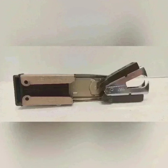 Vintage Swingline 95  Solid Stapler - Picture 5 of 10